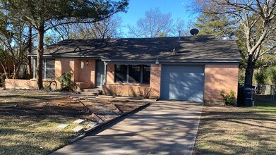 Building Photo - Availability Coming Soon on a Cute Two bedroom Rental Close to TCU
