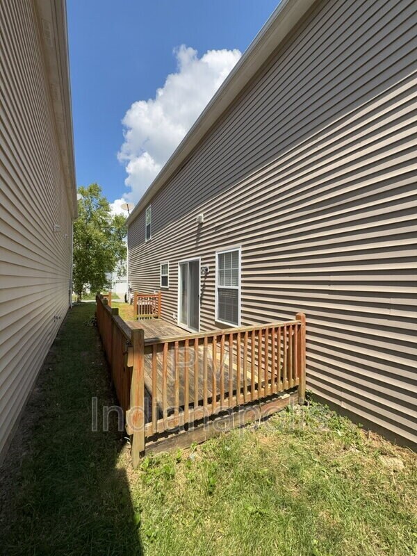 Building Photo - 12120 E 141st St