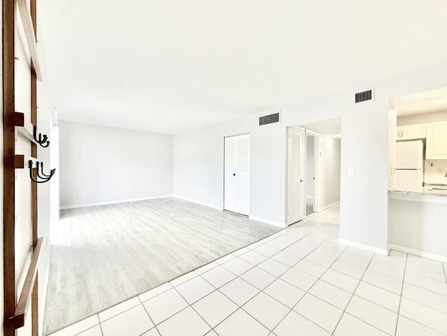 Building Photo - 1799 N Highland Ave