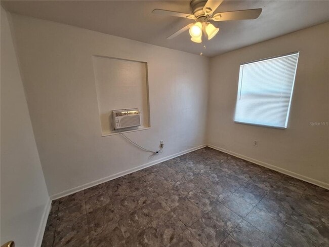 Building Photo - 21528 Kenyon Ave