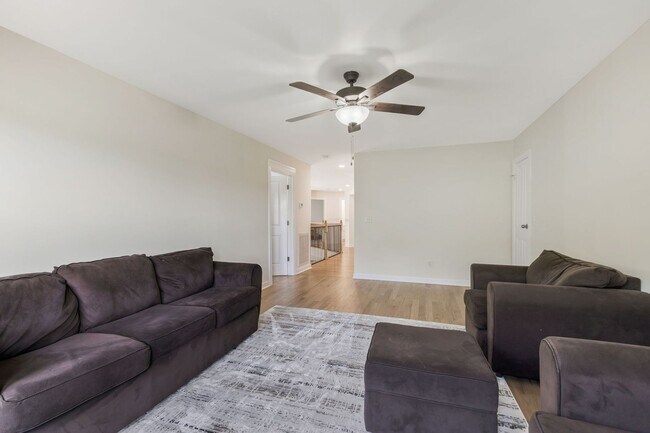 Building Photo - 415 Enclave Ct
