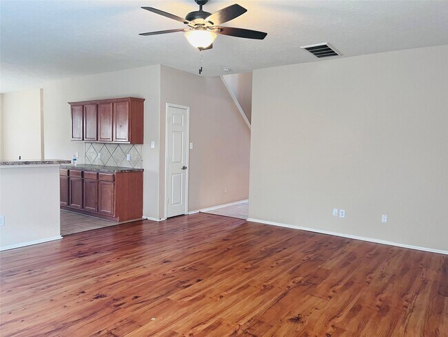 Building Photo - 2115 Vermillion Oak St