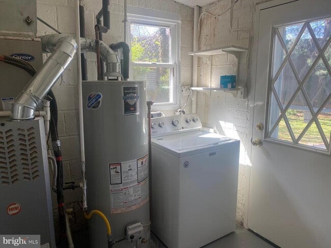 Building Photo - 2200 Greenwich St