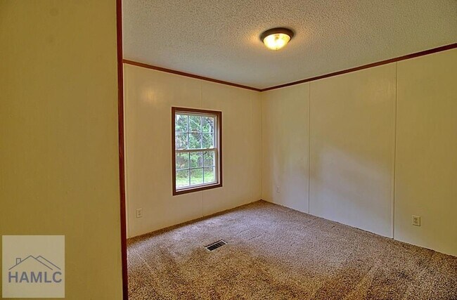 Building Photo - 235 Fleming Loop Rd