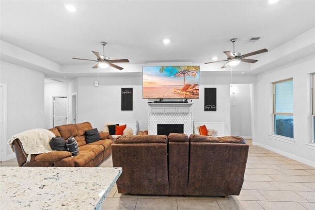 Building Photo - 12140 Goliad Ln