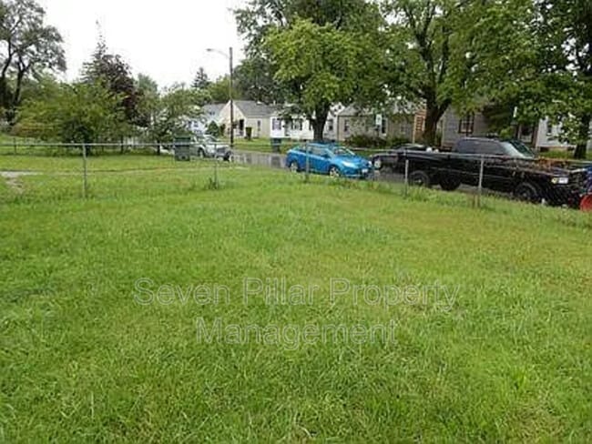 Building Photo - 2939 Grasmere Ave