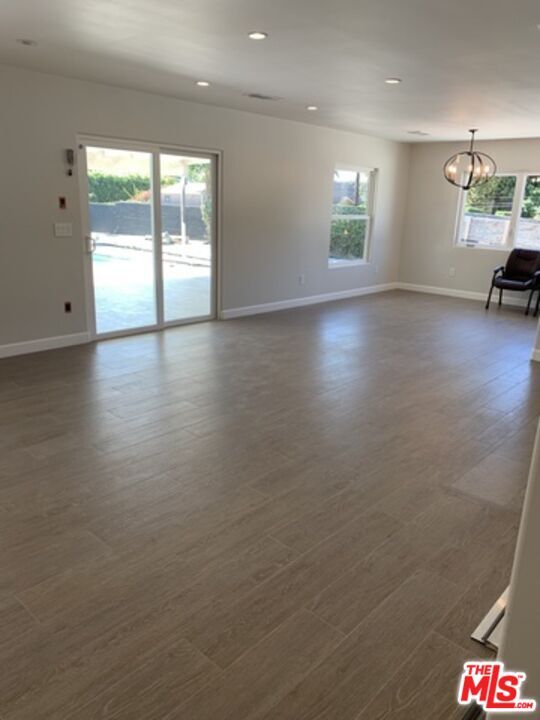 Building Photo - 9254 Balcom Ave