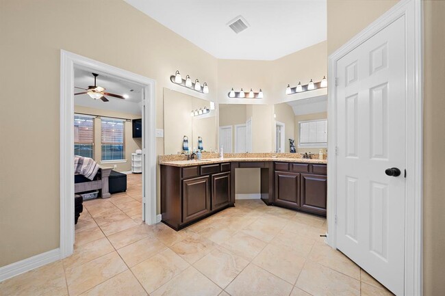 Building Photo - 4711 Salinas Ln