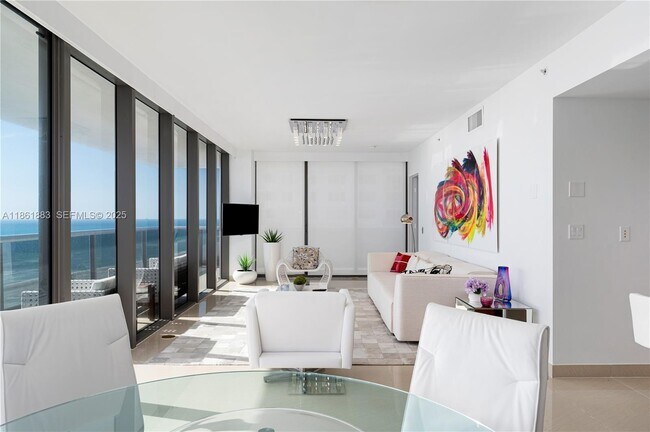 Building Photo - 5875 Collins Ave