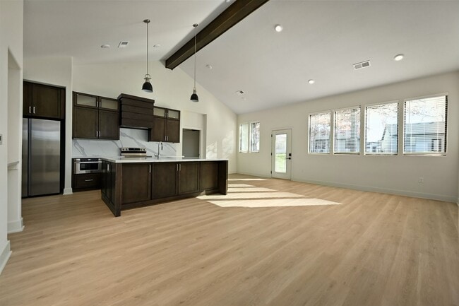 Building Photo - Stunning 2-bedroom, 2-bathroom, 2-car Single Family Home In Raymore MO