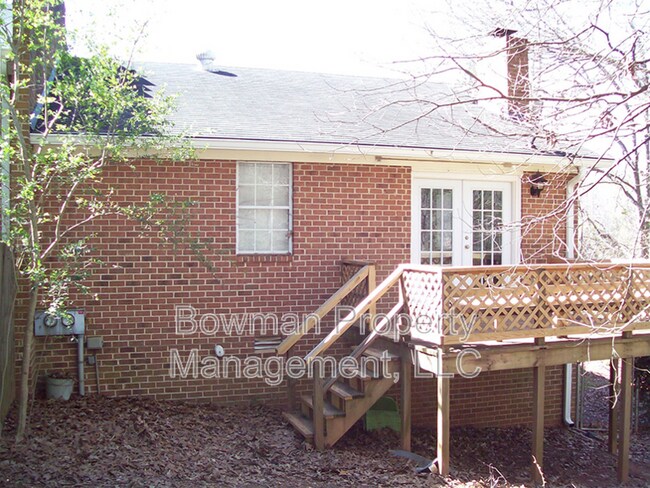 Building Photo - 132 Oxford Ct