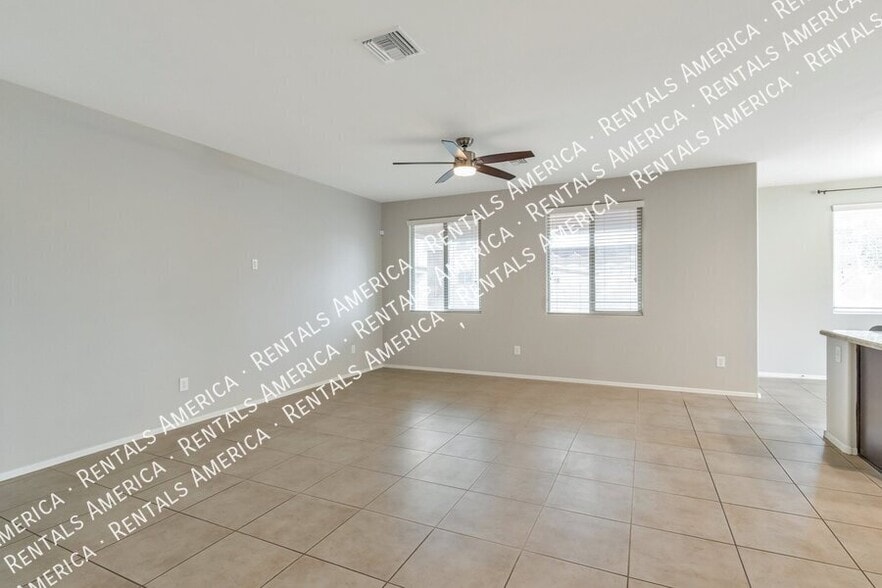 Building Photo - 8431 N Mountain Stone Pine Way