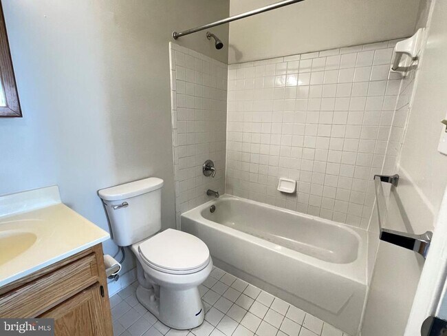 Building Photo - 1619 St Paul St