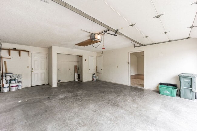 Building Photo - Updated 3BR/2BTH Home for Rent!