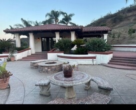 Building Photo - 3026 N Twin Oaks Valley Rd