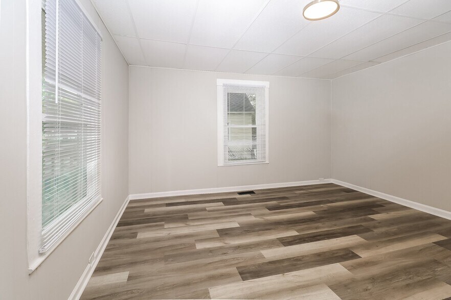 Building Photo - 306 Sycamore St