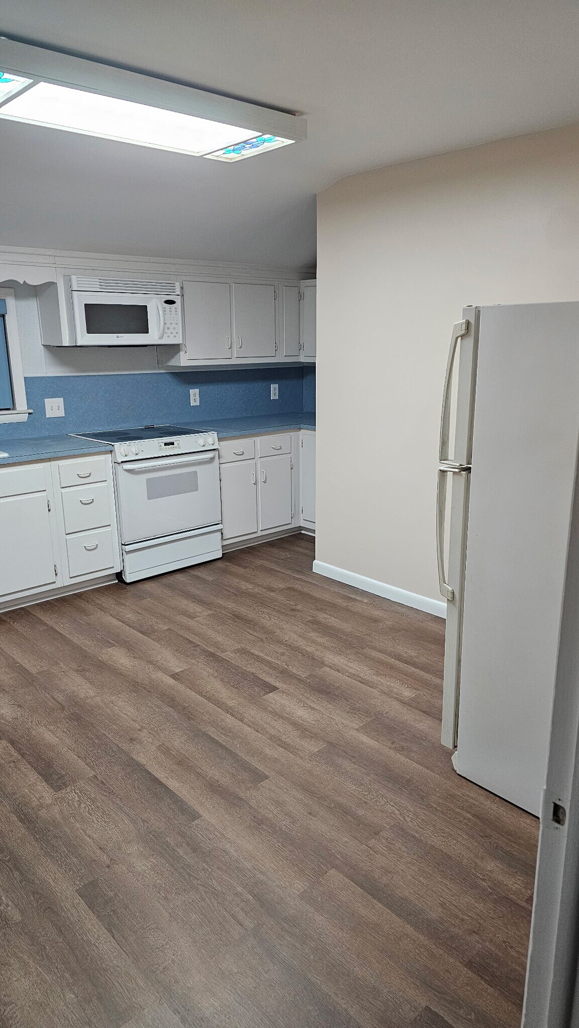 Kitchen - 2363 Mount Carmel Ave