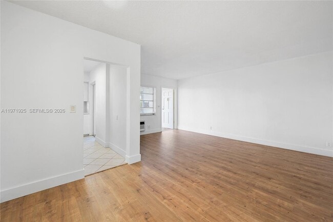 Building Photo - 141 NE 10th Ave