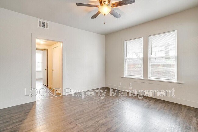 Building Photo - 1411 6th Ave