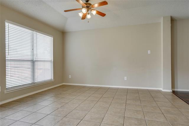 Building Photo - 9940 Carter Dr