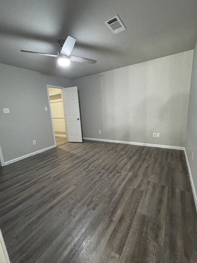 Building Photo - "Charming 3-Bed Home with Modern Touches & 2 Baths on Marion Street, Benton!"