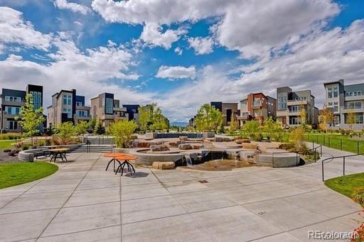 Building Photo - 6633 Avrum Dr