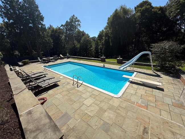 Building Photo - 29 Eastview Dr