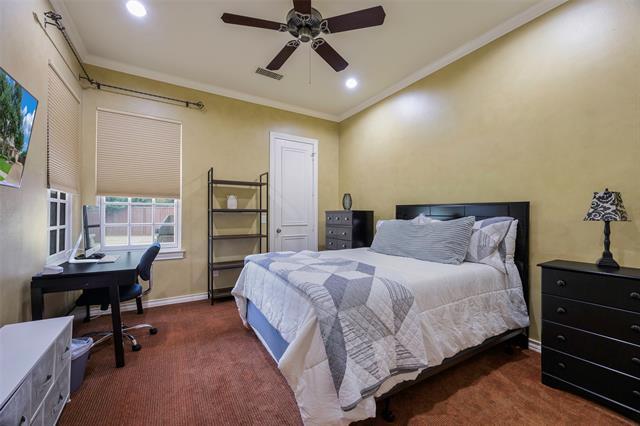 Building Photo - 6520 Twin Oaks Dr