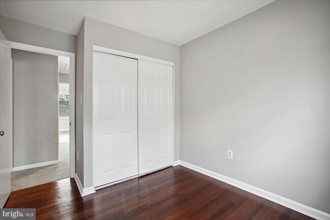 Building Photo - 1962 Mariner Ln