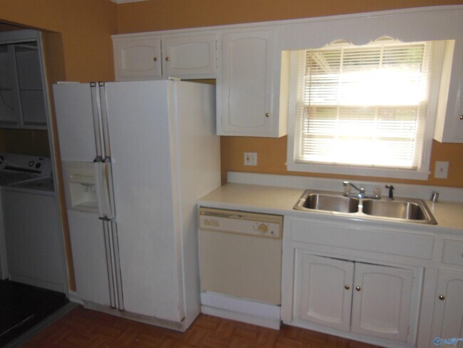 Building Photo - 1725 Millican Pl NW