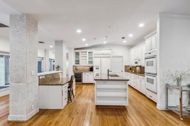 Building Photo - 3301 NE 16th St