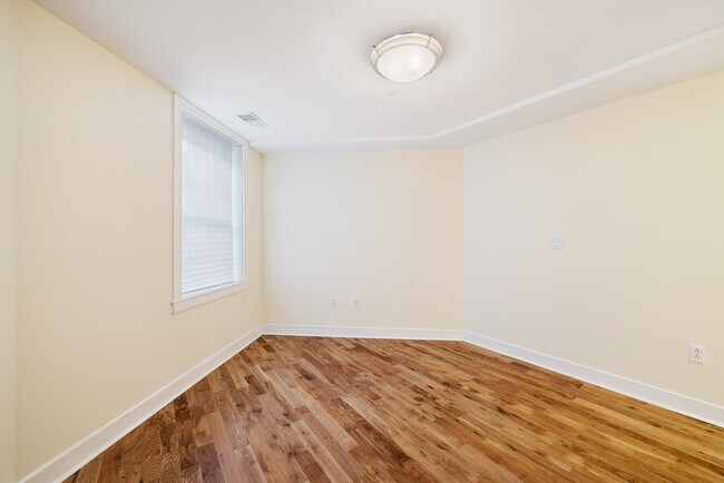 Building Photo - 4300 Spruce St