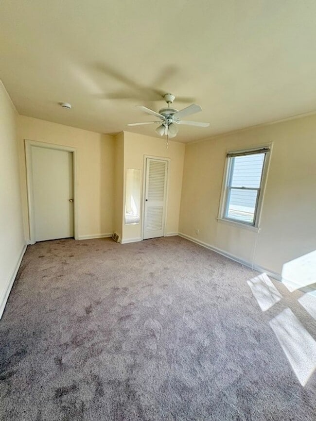 Building Photo - 4541 Fairfield Dr
