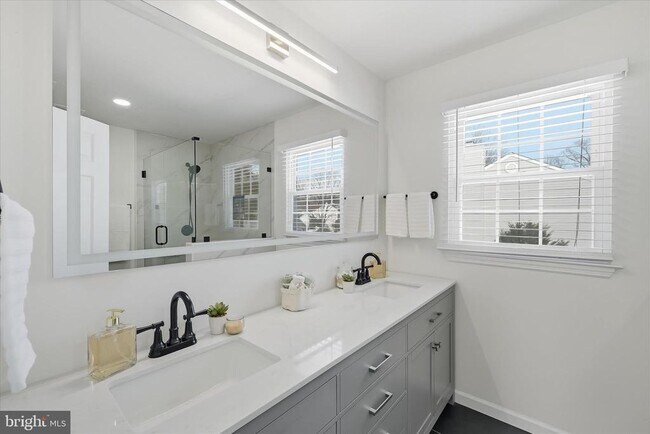 Building Photo - 9500 Windbeat Way