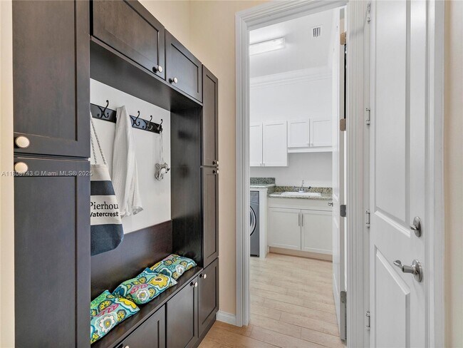 Building Photo - 8680 Watercrest Cir W