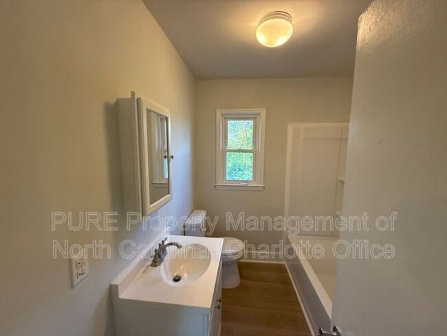 Building Photo - 1708 Newland Rd