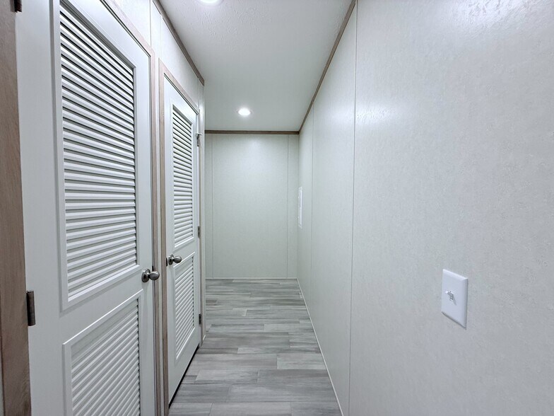 Building Photo - 29669 Danbury Ct