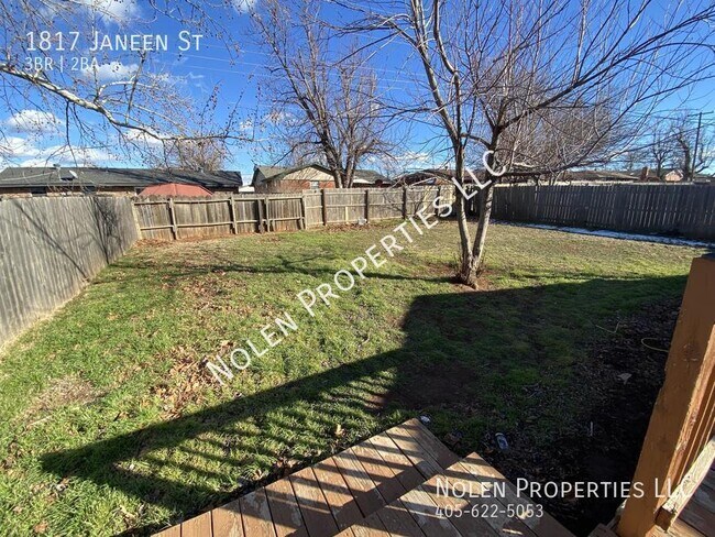 Building Photo - 1817 Janeen St