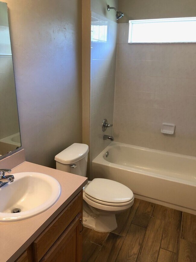 Building Photo - Sub-Lease - Great Home in New Town 1894 lo...