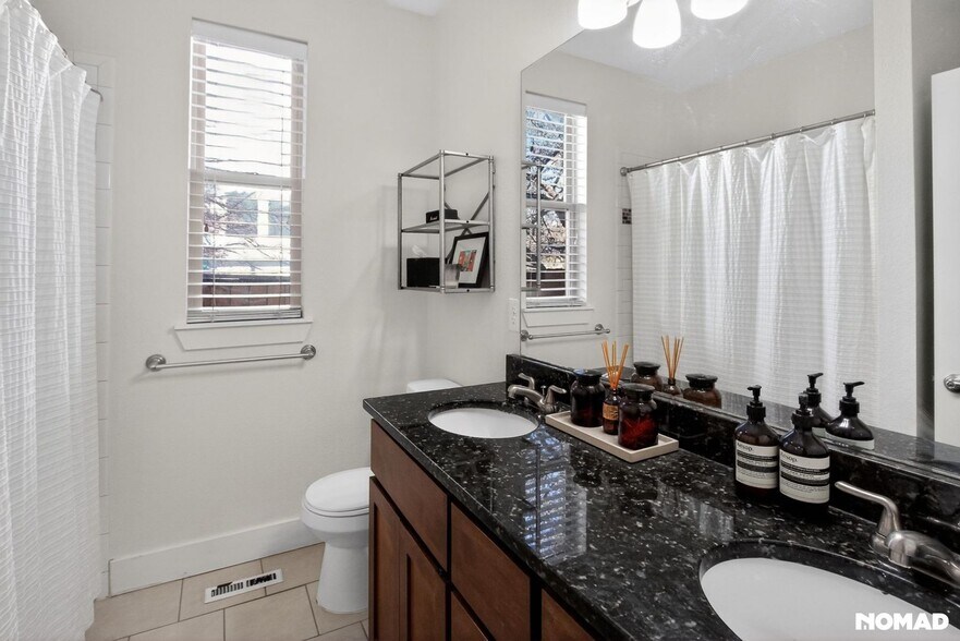 Building Photo - 3326 Quivas St