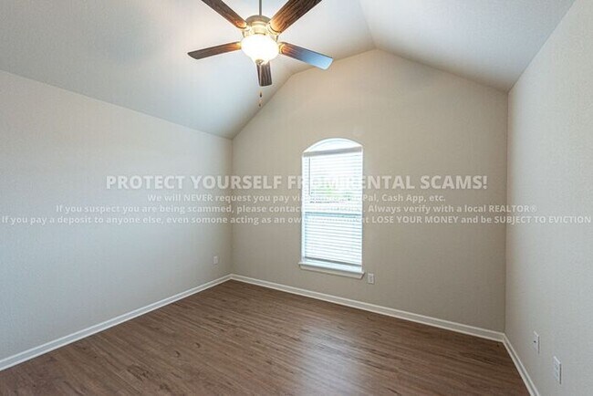 Building Photo - 371 W Tyler Rd