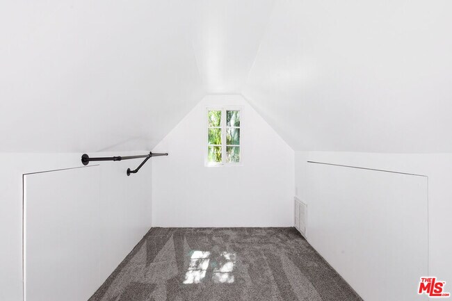 Building Photo - 8424 4th St