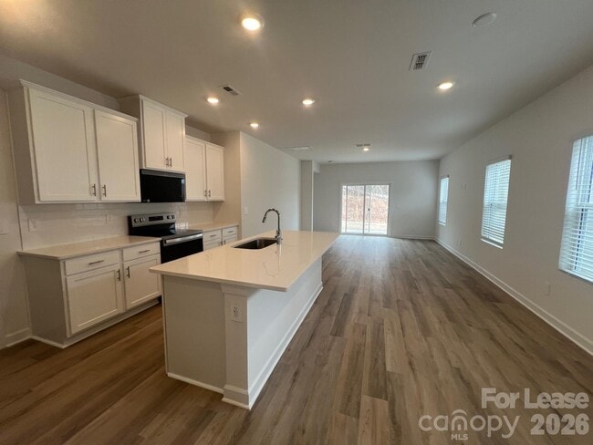 Building Photo - 1281 30th St Ln NE