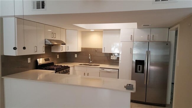 Building Photo - 3523 Greystone Dr