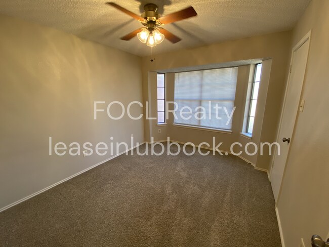 Building Photo - Updated and cozy 3/2/2