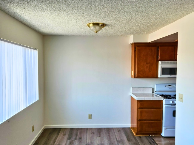 Interior Photo - 827 Grand Ave Long Beach Apartments