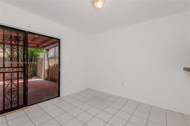 Building Photo - 1082 W 79th St