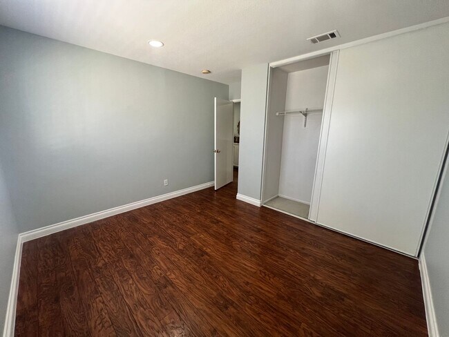 Building Photo - ***Open Showing Thurs. 4/2/2026 @10-11am*** Beautiful 4bed with large loft, 3bath Colton Home! MO...