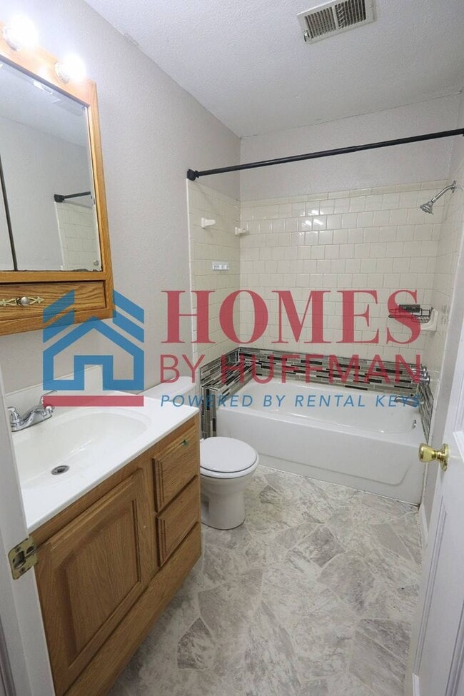 Building Photo - Three Bedroom House | Move in Ready | Princeton