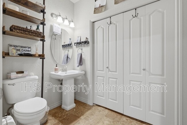 Building Photo - 9417 Vincenzo Dr